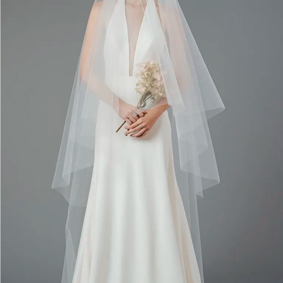Gorgeous cathedral long tulle veil from Jenny Yoo - Picture 2 of 7